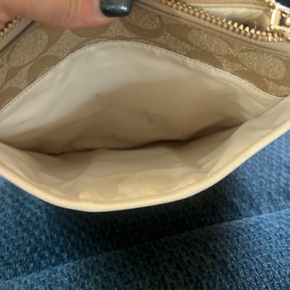 Coach crossbody - Picture 3 of 3